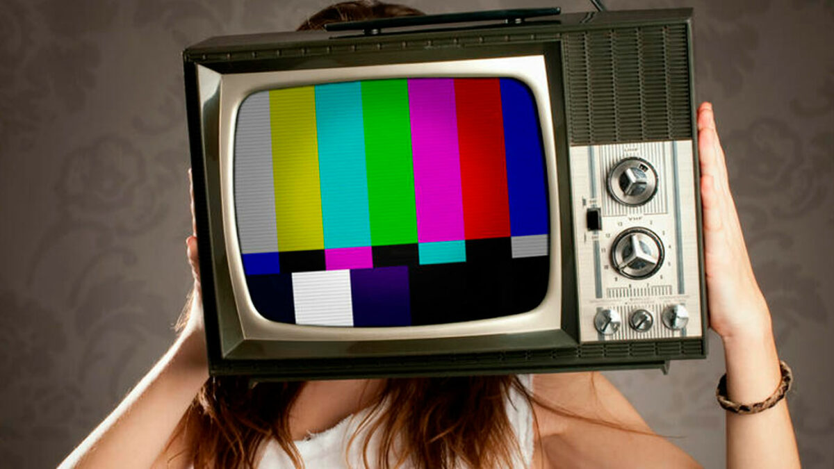 Carlos Ulanovsky: “La televisión nació de la mano de una fuerza política”