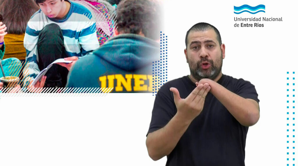 Intérprete en lengua de señas argentina interpretando un video.