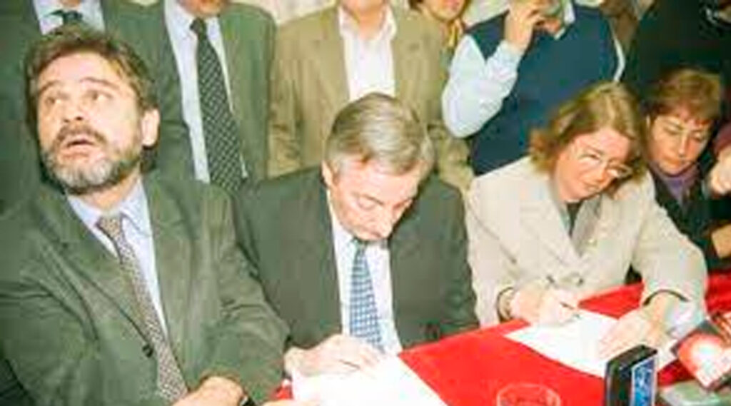 Néstor Kirchner y parte de su gabinete, en su visita a Entre Ríos en 2003.
