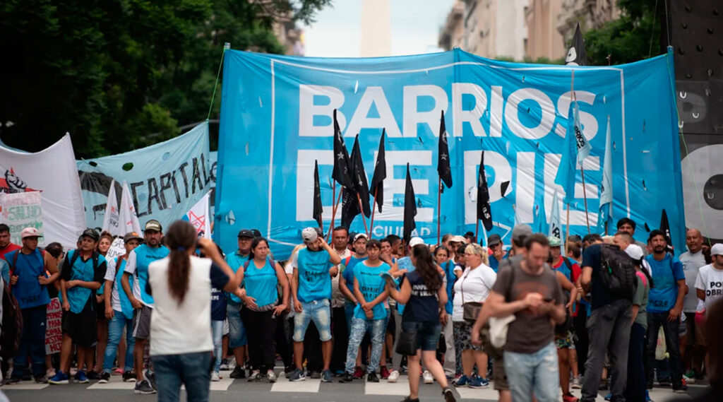 Militantes de la agrupación Barrios de Pie durante una marcha.