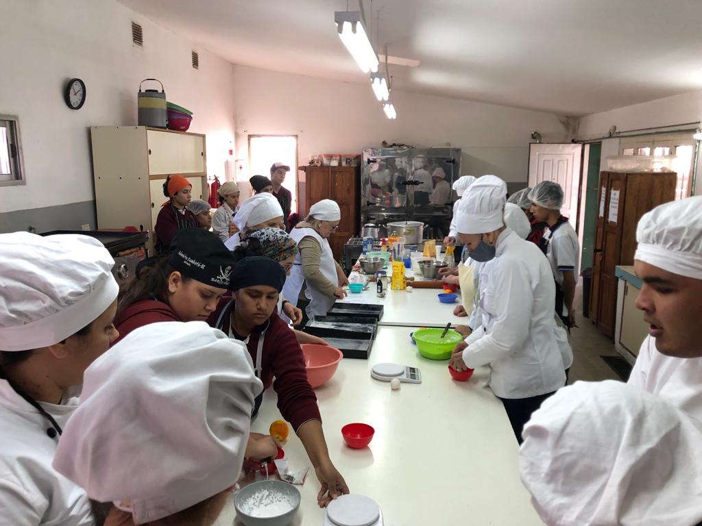 Participantes de Concordia Sin Tacc en cocina