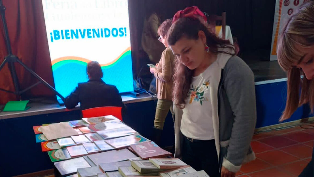 La UNER presente en la Feria del libro de Gualeguaychú