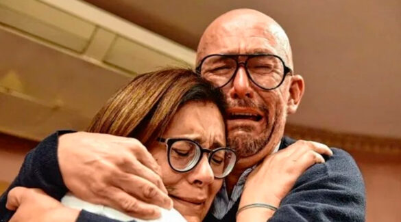 Los padres de Felipe, llorando emocionados por la media sanción.