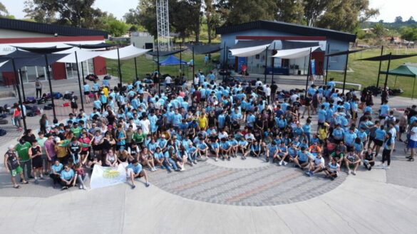 Foto de Estudiantes de UNER participando del evento "Deporte y bienestar estudiantil"