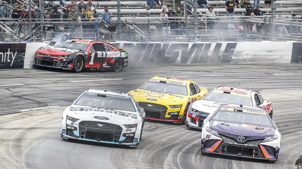 NASCAR: Una maniobra sacada de los videojuegos