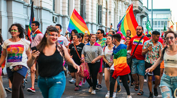 imagen de la Marcha del orgullo en Paraná año 2019.