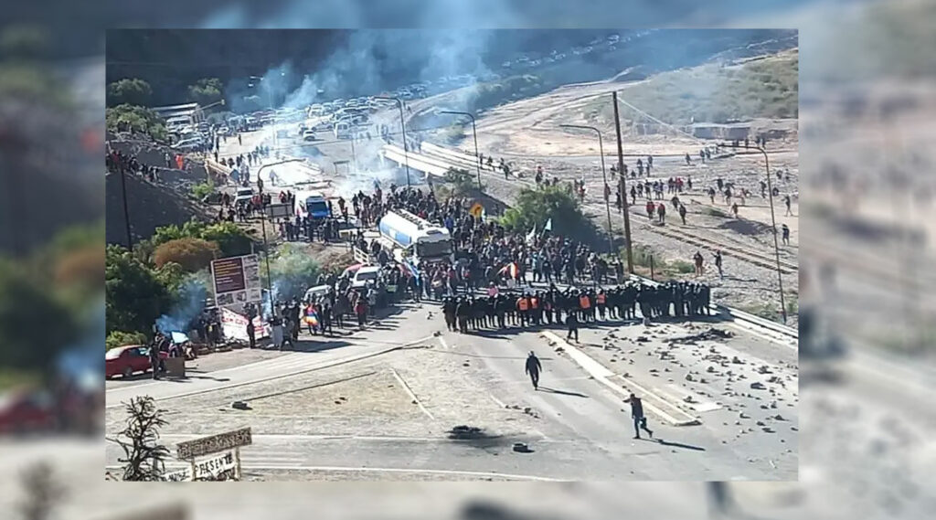 Vista aérea de la manifestación y corte de ruta