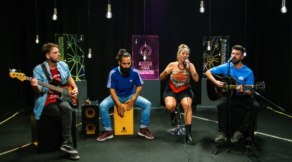 Gabi Zonis y su grupo presentes en la cuarta temporada de Música para Compartir.