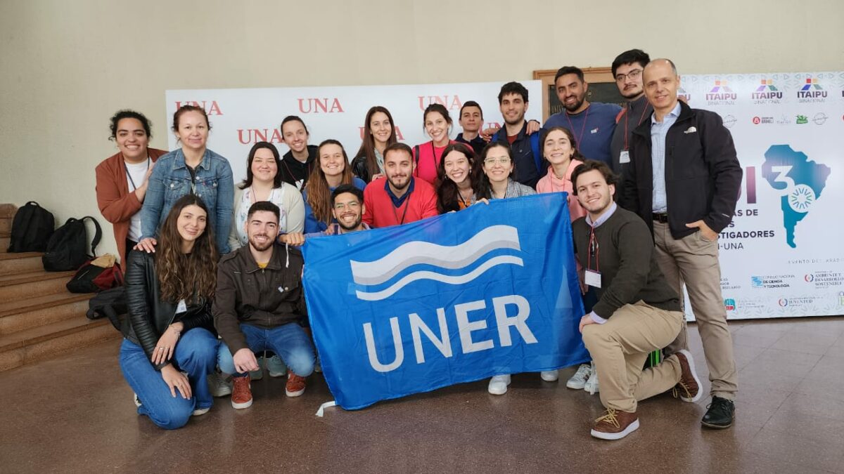 Jóvenes investigadores de la UNER en Paraguay