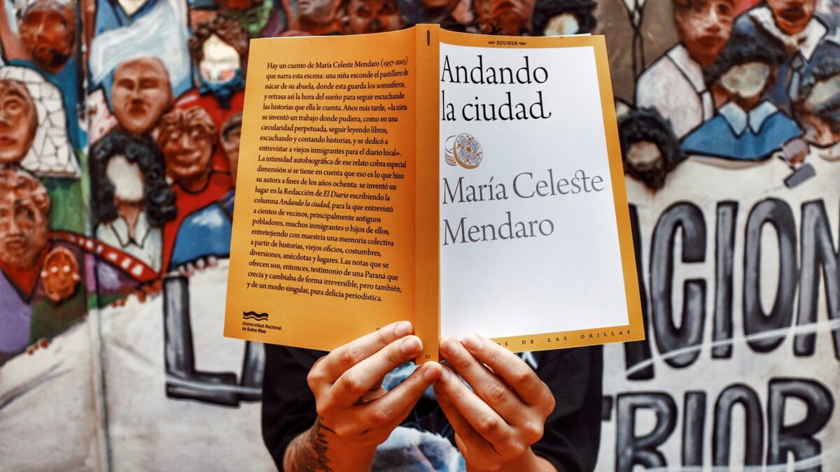 Presentación del libro “Andando la ciudad” de María Celeste Mendaro