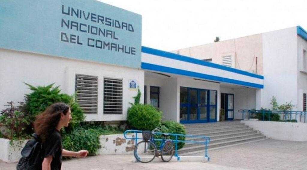 Fachada de la Universidad de Comahue.