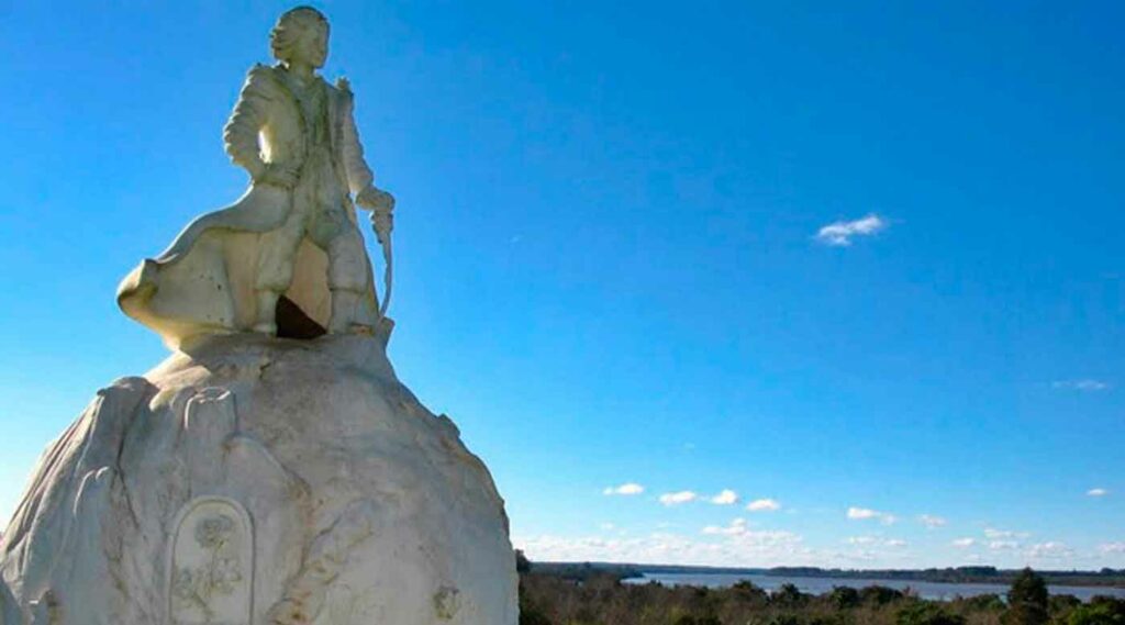 Estatua de El Principito en el Castillo San Carlos, en la ciudad de Concordia.