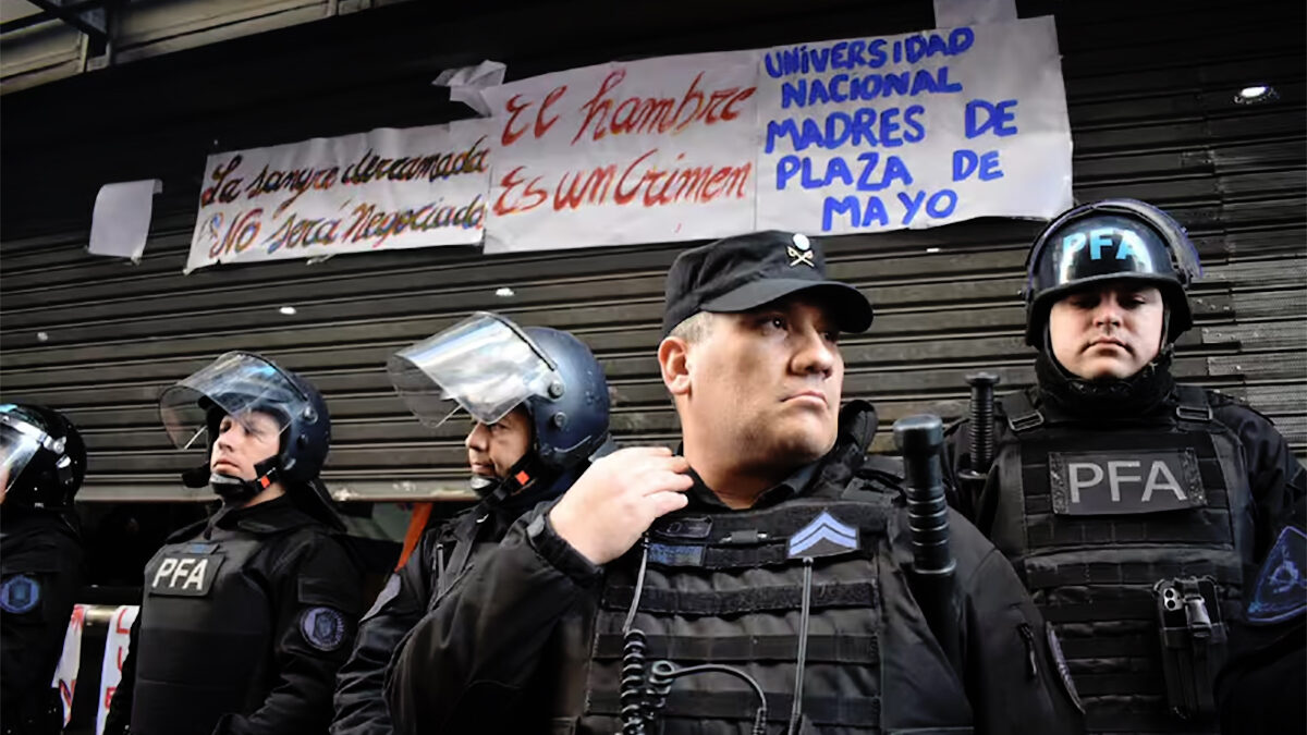 El gobierno cargó contra la Universidad Madres de Plaza de Mayo