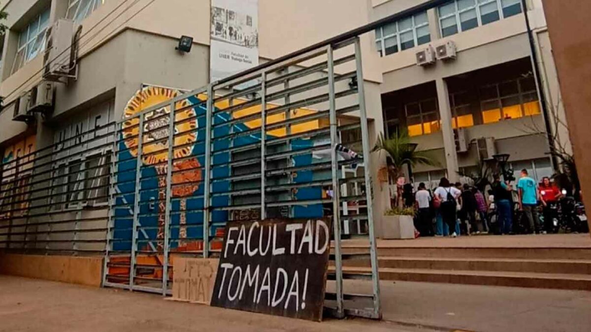 Asamblea Interclaustros tomó la Facultad de Trabajo Social de la UNER