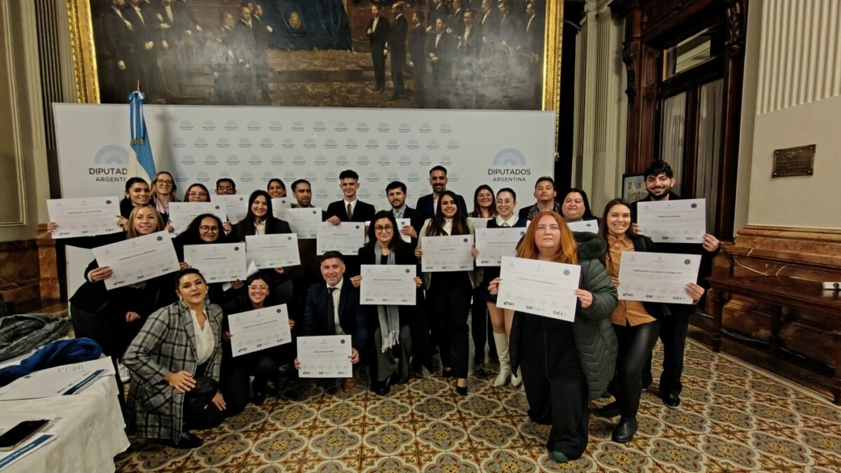 Estudiantes de la UNER vivieron la experiencia de ser legisladores