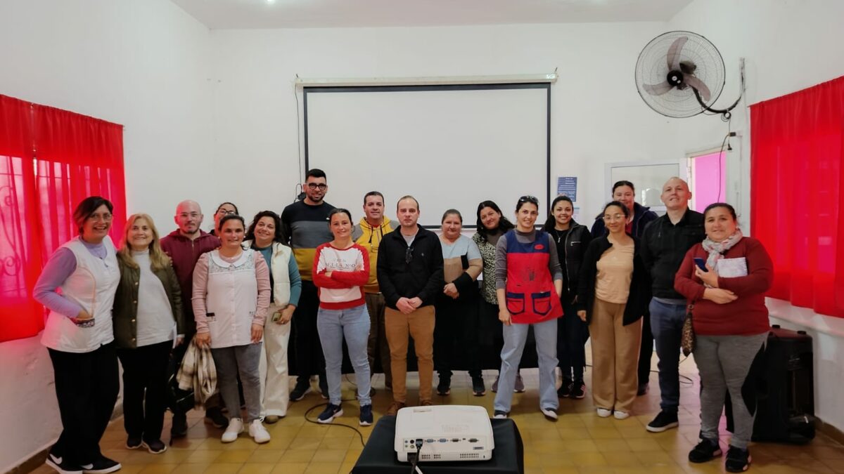Más municipios se capacitan con la UNER