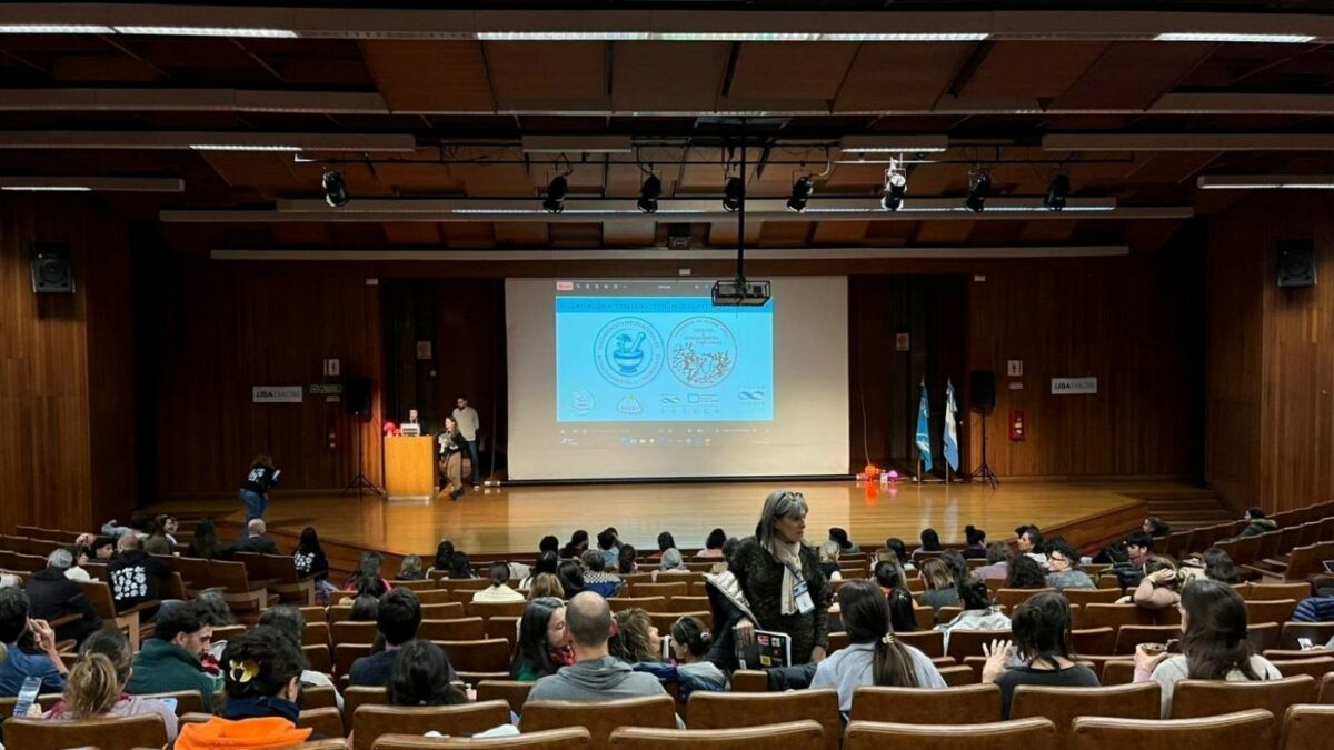 Estudiantes de FB participaron de la III Convención Internacional de Hongos Comestibles y Medicinales