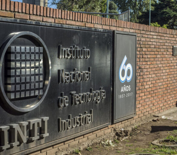 Cartel de fachada del INTI