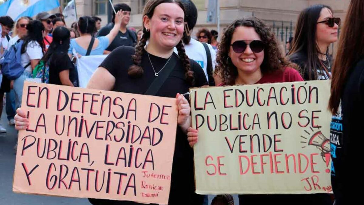 La universidad pública se hizo escuchar en las calles