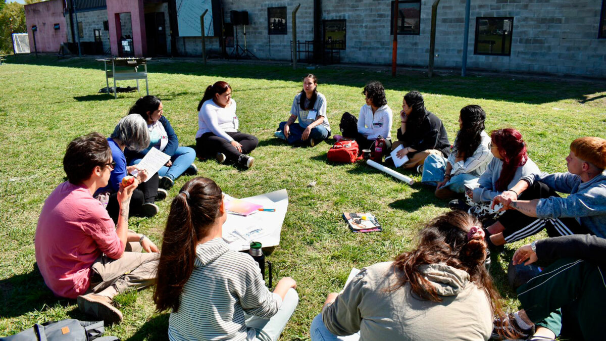 “Haciendo el proyecto de extensión. Diálogos, objetivos y estrategias en el diseño de propuestas de extensión”: inscripción abierta