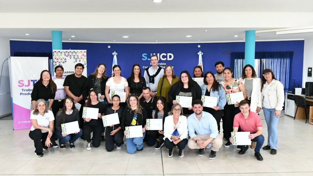 Finalizó el Curso “Introducción a la producción avícola”