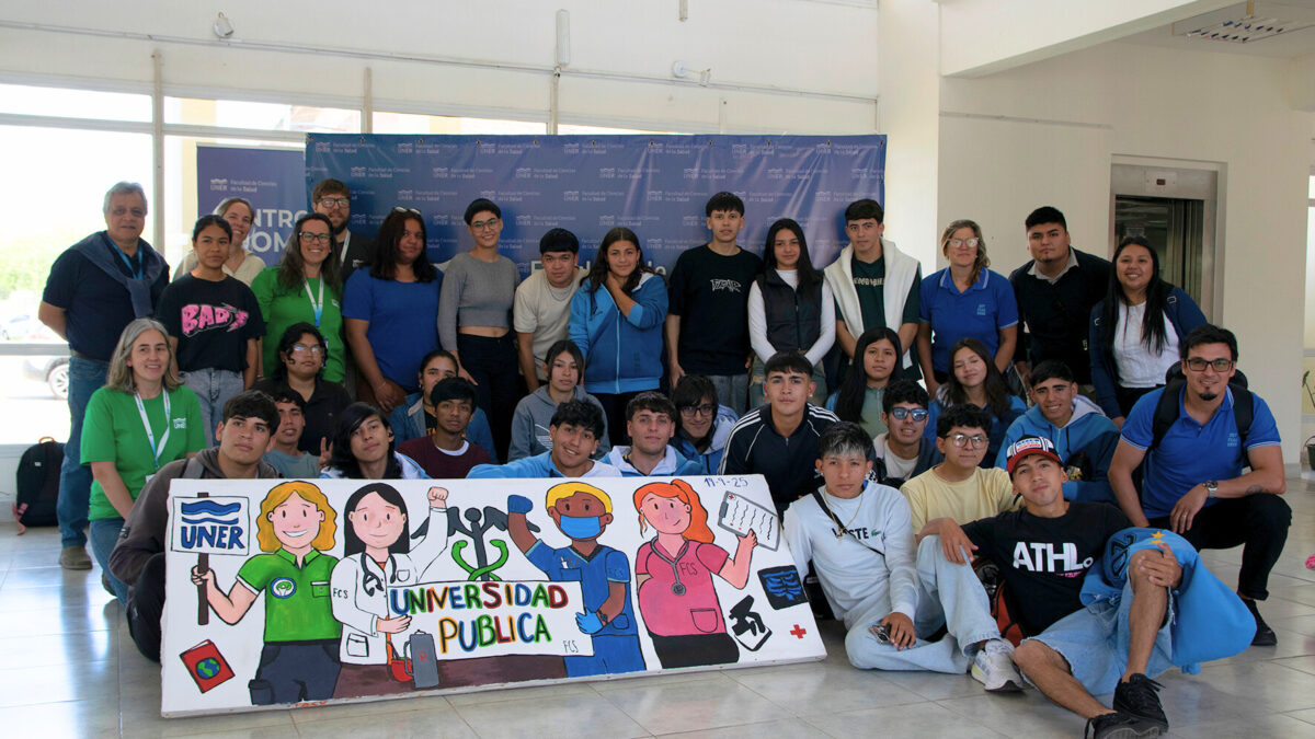 Estudiantes de la Escuela Secundaria de UNER visitaron Concepción del Uruguay