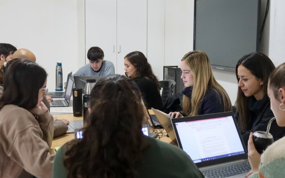 Estudiantes de Medicina se preparan para participar en la XXXIII Olimpíada Académica Nacional 