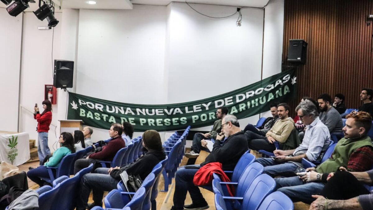 Narrativas en disputa: las ciencias sociales y el debate sobre cannabis llegan a la UNER